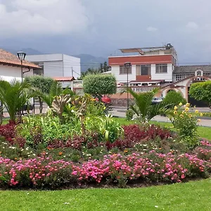 Hostal El Parque Tababela